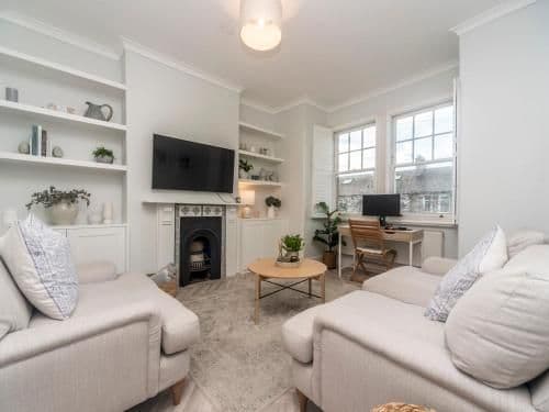 Pass the Keys Modern Victorian home 15 min from Central London
