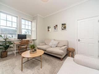 Pass the Keys Modern Victorian home 15 min from Central London photo 3