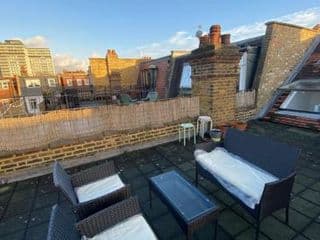 Lovely 3 bedroom maisonette with private roof terrace close to the famous River Cafe photo 2
