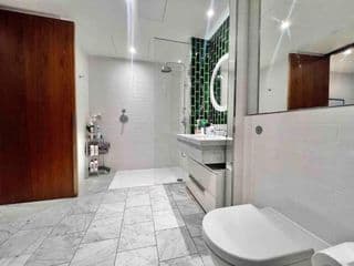 LUXURY designer suite by US embassy + AC + BALCONY photo 2