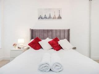 Deluxe Condo Beside 02 Arena and Central London photo 4