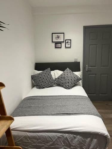 1 Bedroom flat in Euston! 4 person.