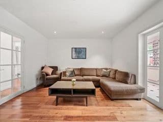 Superbly spacious newly furnished 6-Bedroom house photo 4