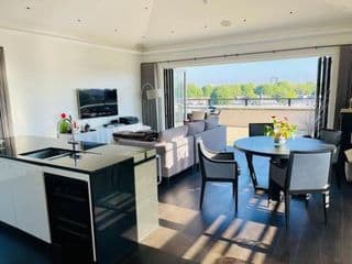 Large luxury Penthouse with free parking garage photo 1