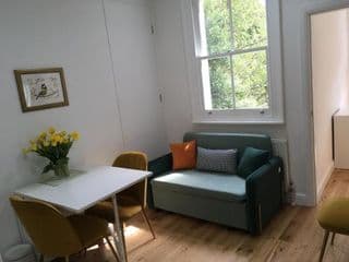 Newly refurbished 2-bedroom flat in Notting Hill photo 4