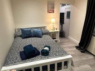 Modern apartment near by Acton central station photo 4