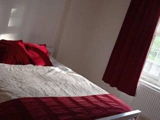 Sunny and spacious flat in NW3 photo 1