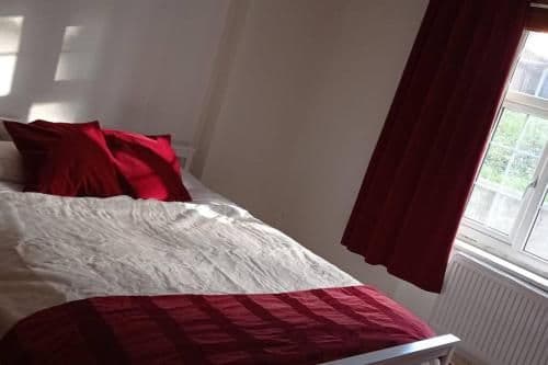 Sunny and spacious flat in NW3