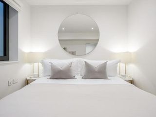 Luxury Central Mayfair Townhouse with AC 3BR 3BA photo 1