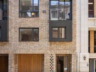 Luxury Central Mayfair Townhouse with AC 3BR 3BA photo 2