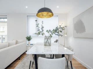 Luxury Central Mayfair Townhouse with A/C 3BR 3BA photo 3