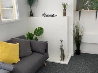 Lovely 2 bedroom flat in greater london photo 1