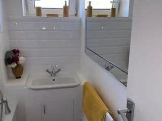 Lovely 2 bedroom flat in greater london photo 4