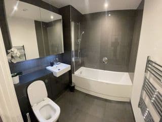 Immaculate 2bed apartment in London- city views photo 4