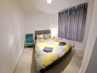 Modern 3-Bed House in Surrey Quays photo 2