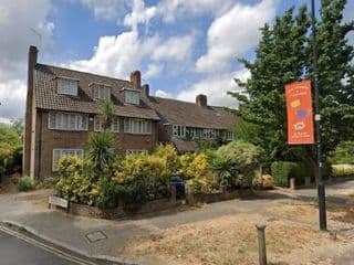 Great 5-Bedroom House in Thornton Road sleeps 14+ photo 1