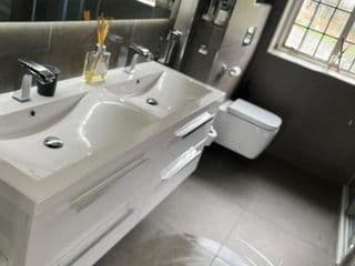 Great 5-Bedroom House in Thornton Road sleeps 14+ photo 4