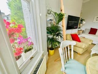 Bright Hampstead Heath 2 bed photo 2