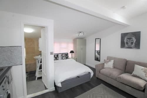 Studio Near Upton Park Station