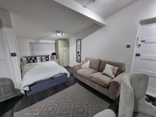 Studio Near Upton Park Station photo 2