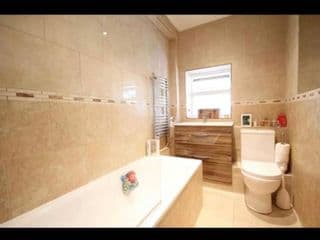 Fab location 2 bed garden flat camden photo 3