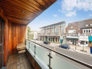 Pleasing 2bed flat 10min to Wimbledon tennis court photo 4