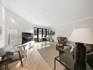 3bed Penthouse 10min to Wimbledon tennis courts photo 1