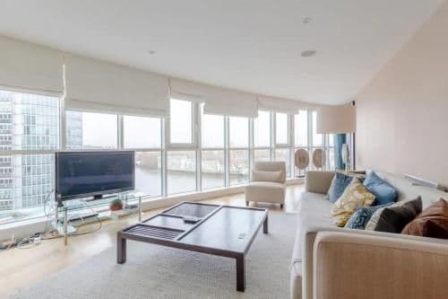 Gorgeous 3 Bedroom flat in Vauxhall with City Views