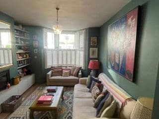 Stylish & Spacious 2 Bedroom House in Brixton photo 1