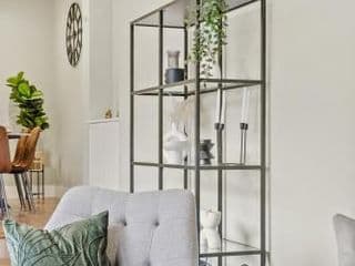 NEW Stunning 3 Bed Apt with Outside Space photo 2
