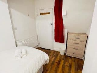 Upton Park Bedrooms 25 min to Central London photo 4