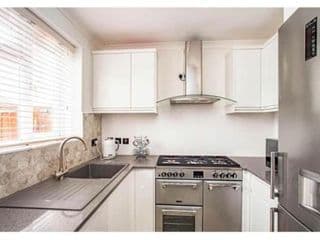 2 Bed - walking distance to Harry Potter Studio photo 4