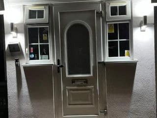 Large Double Bedroom with free on site parking photo 2