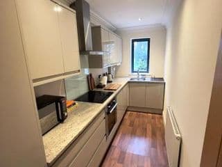 Modern and cozy 2-guest flat with gated parking photo 4