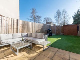 Castle Townhouse Kenilworth - Private Parking - 24 Hr Gym Access - Town Centre photo 3