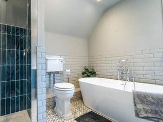 Cosey 2 Bed Cottage With Pool 35 Mins From London photo 2
