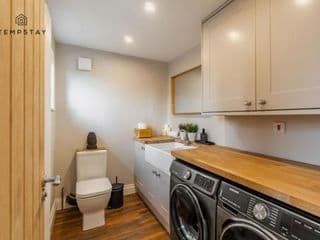 FAMILY FRIENDLY ESCAPE IN ETON & COUNTRYSIDE VIEWS photo 2