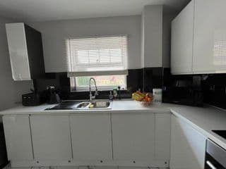 Apartment in Edgware with 2 Double Bedroom photo 3