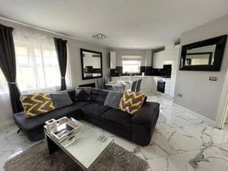 Apartment in Edgware with 2 Double Bedroom photo 4