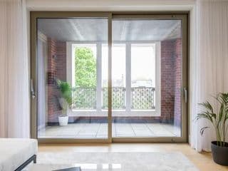 Stunning apartment building, walking distance to Ealing Broadway tube! photo 2