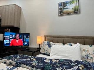 MIA Residence - Entire Studio apartment - City View - London - Next to Ealing Broadway Station photo 4