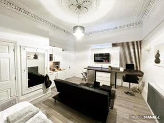 Erin Court Mansion - RM 11 photo 1