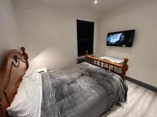 Rooms in lovely Victorian House - kitchen, bathroom for guest use only photo 4