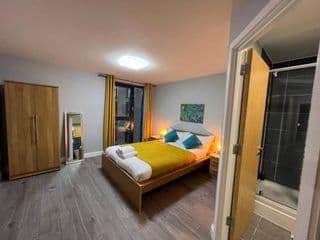 Stunning Top Floor Southside Apartment 2 BEDS PARKING WIFI NETFLIX photo 2