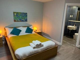 Stunning Top Floor Southside Apartment 2 BEDS PARKING WIFI NETFLIX photo 3