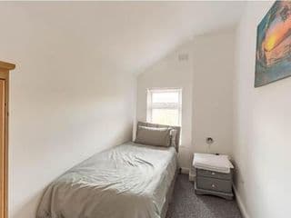 BIRMINGHAM SOUTHFIELD HOUSE 3 BEDROOMS WITH 7 BEDS great motorway links M5 M6 M42 A38 A34 photo 3