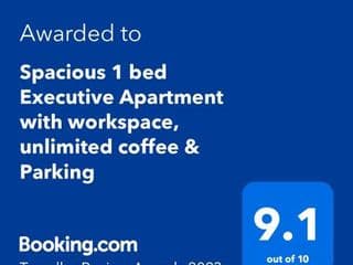 Spacious 1 bed Apartment with workspace, unlimited coffee & FREE Parking photo 1