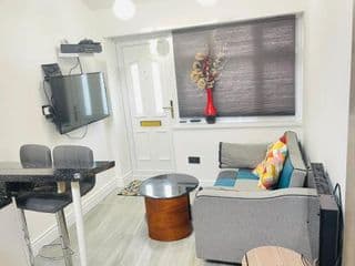 Femros Cosy one bed apt,12mins to Birmingham city ctr photo 1