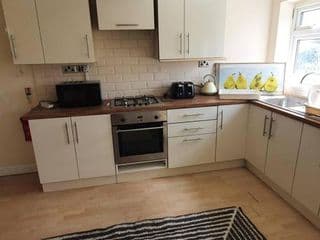 CONTRACTORS & FAMILIES 5 BEDROOM HOUSE 7 BEDS - WIFI *GARDEN* PARKING photo 1