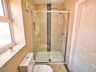 Amazing 1 bed flat in lovely area photo 3
